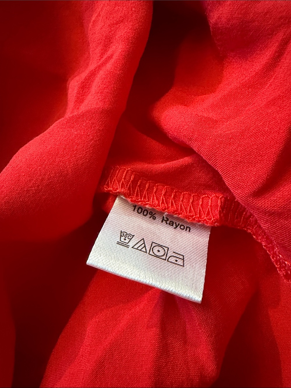 Amazon Red Embroidered V-Neck Women’s Top Size 2XL - Picture 8 of 8